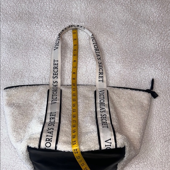 Victoria's Secret White Tote Minimalist Design - Picture 10 of 10
